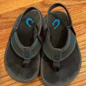 Flip flops with actual foot support